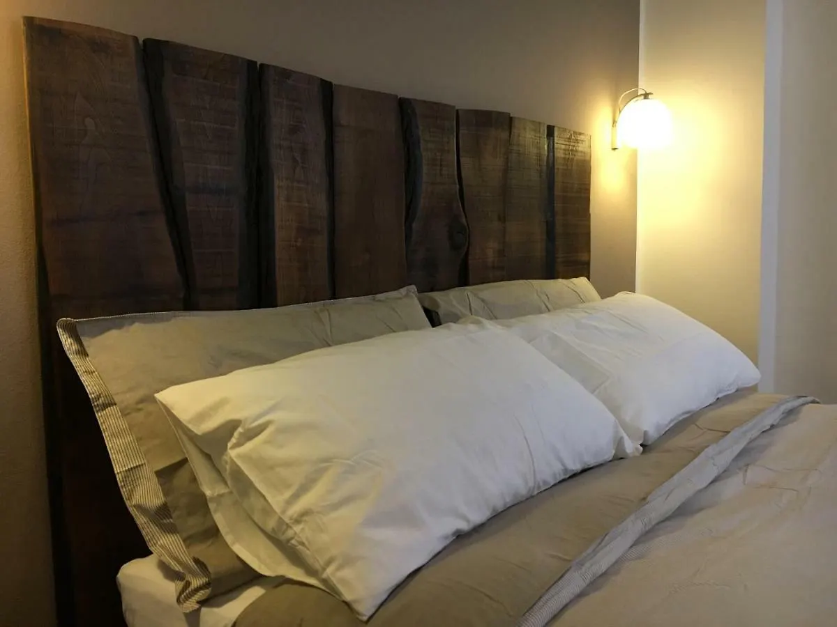Elleboro Bed & Breakfast Carugo 0*,  Italy