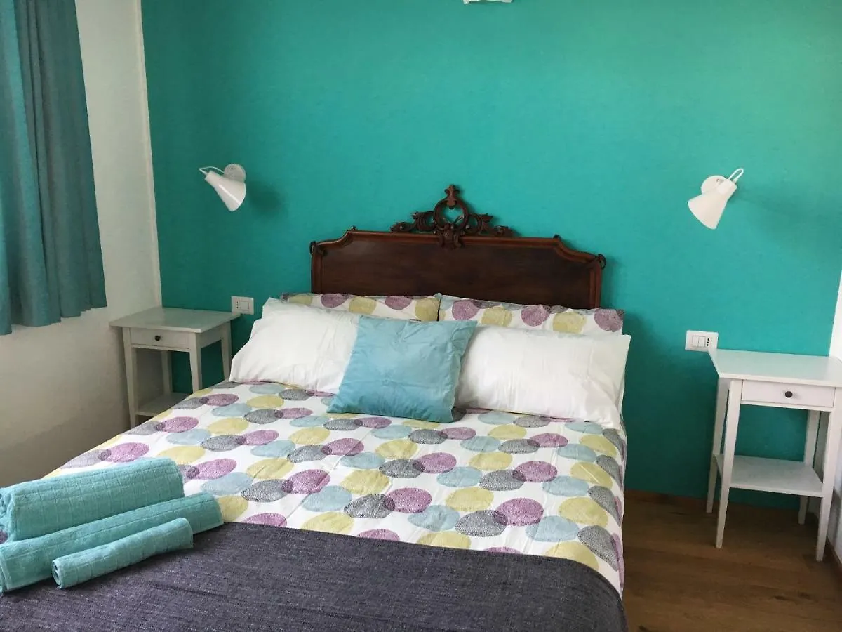 Elleboro Bed & Breakfast Carugo