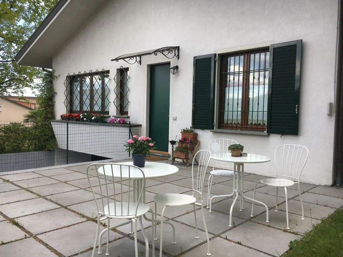 Elleboro Bed & Breakfast Carugo