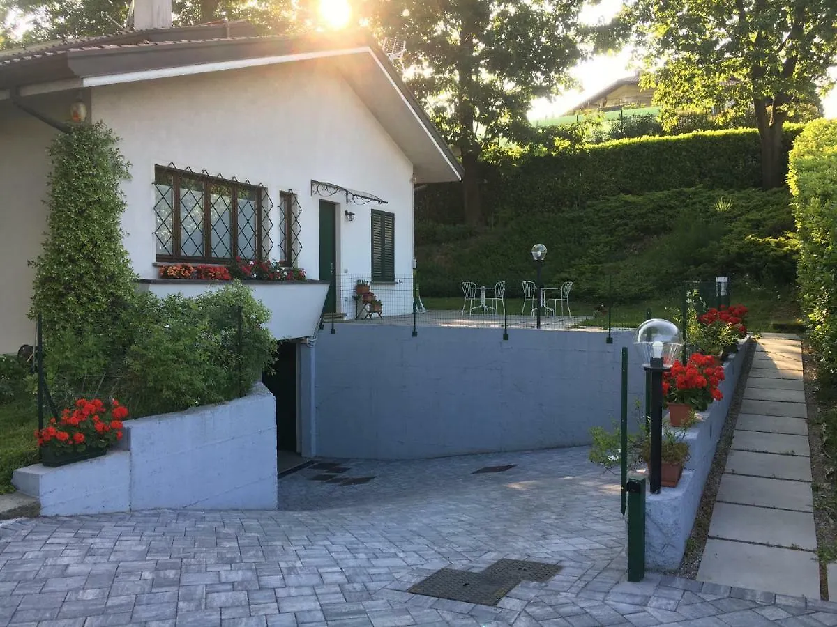 Elleboro Bed & Breakfast Carugo 0*,